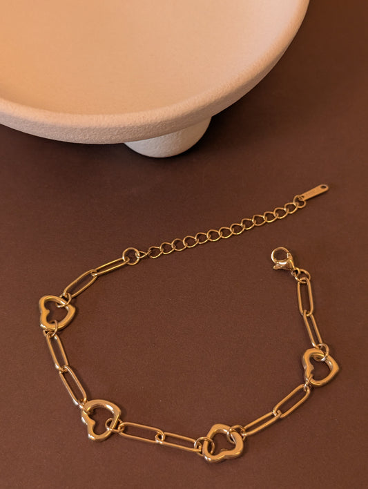 NIVA Linked in Love Heart Chain Bracelet