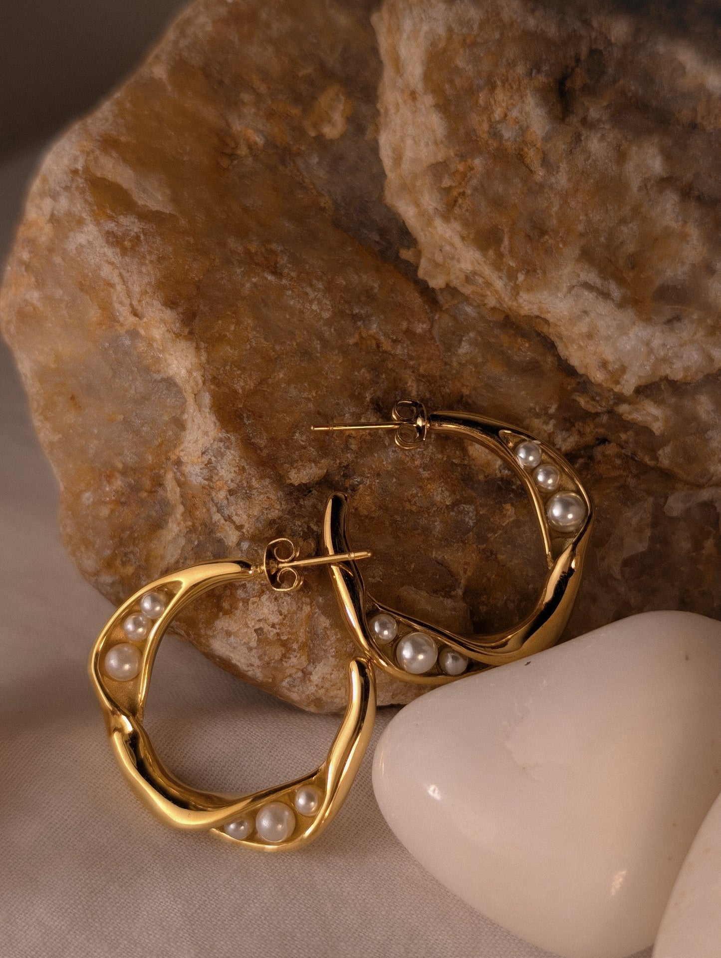 NIVA Pearl Swirl Hoops