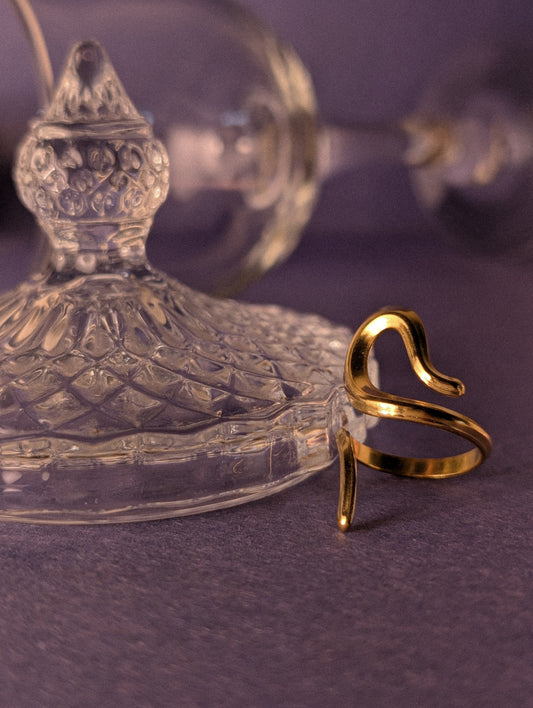 NIVA Goldie Loop Ring