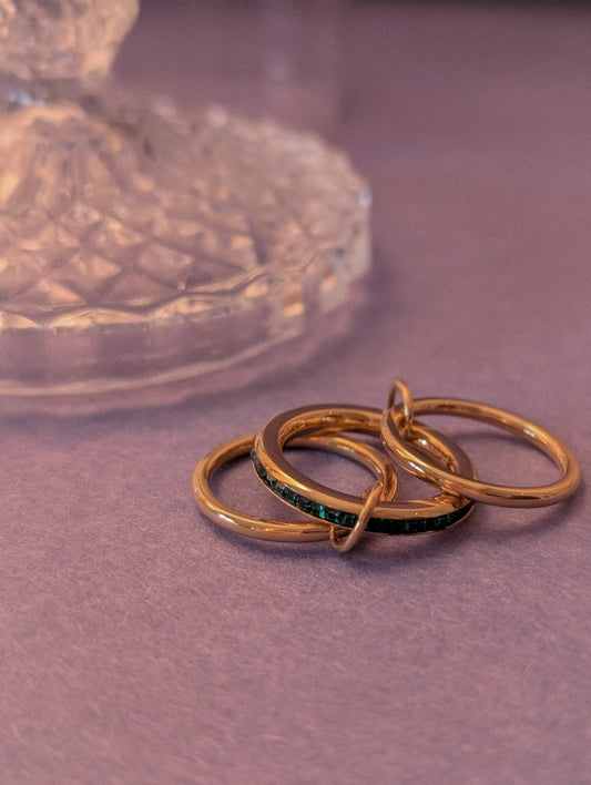 NIVA Triple Scoop Stacked Gold Ring with Green Sparkle