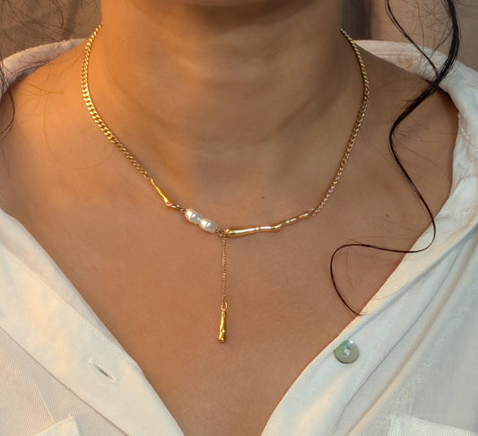 NIVA Wavy Mood Pearl & Melt Pendant Necklace