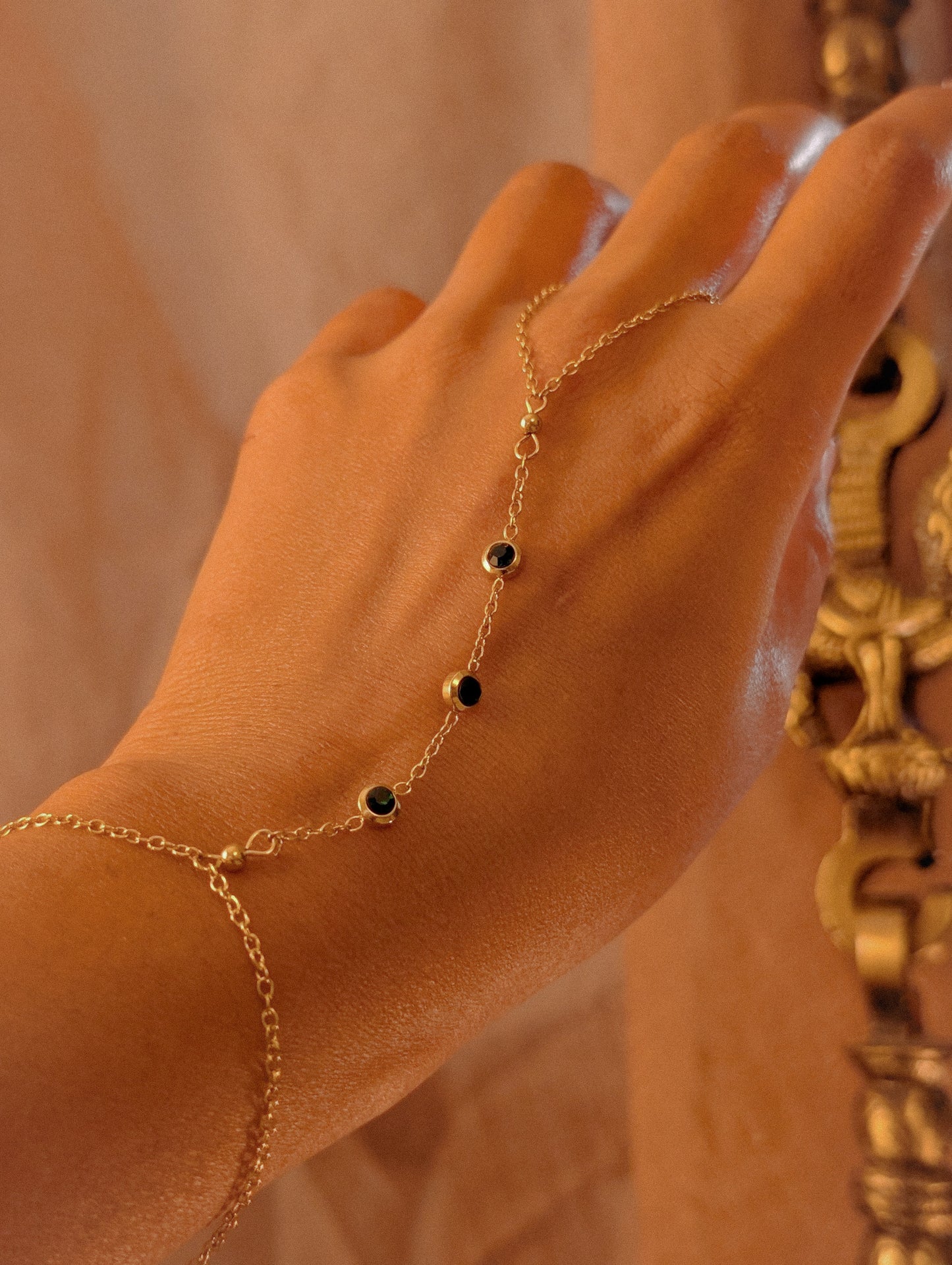 NIVA Midnight Dots Handchain