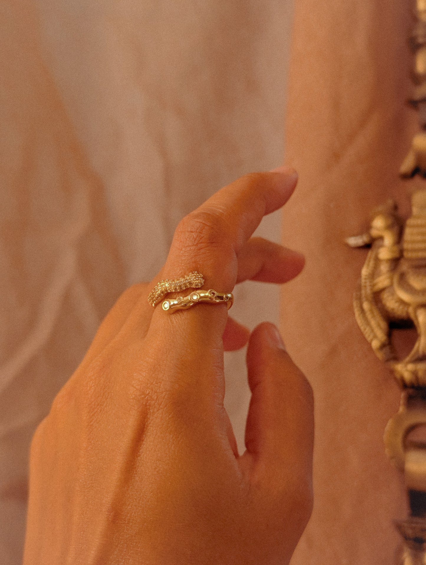 NIVA Twist & Sparkle Ring