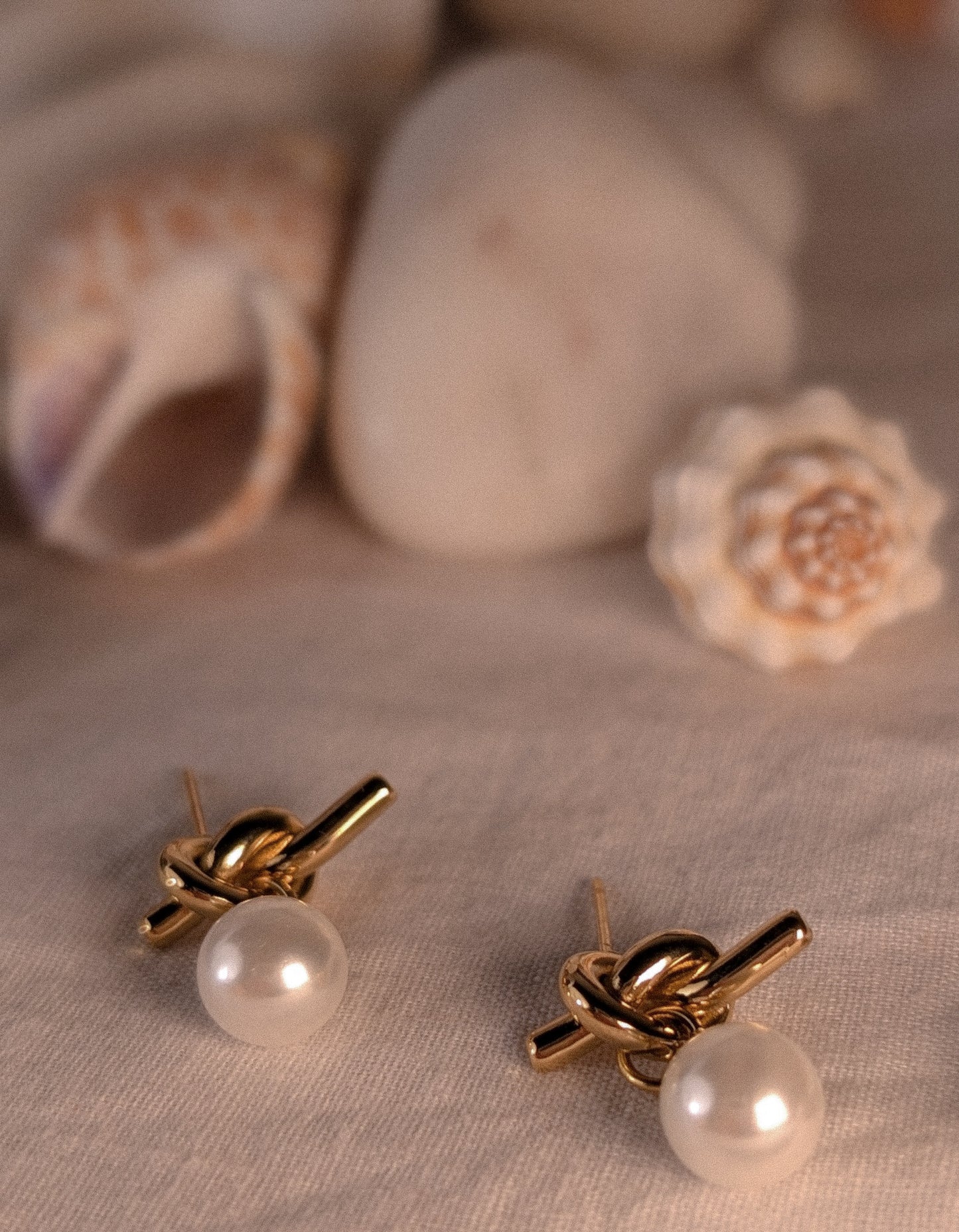 NIVA Knot Your Average Pearl Earrings