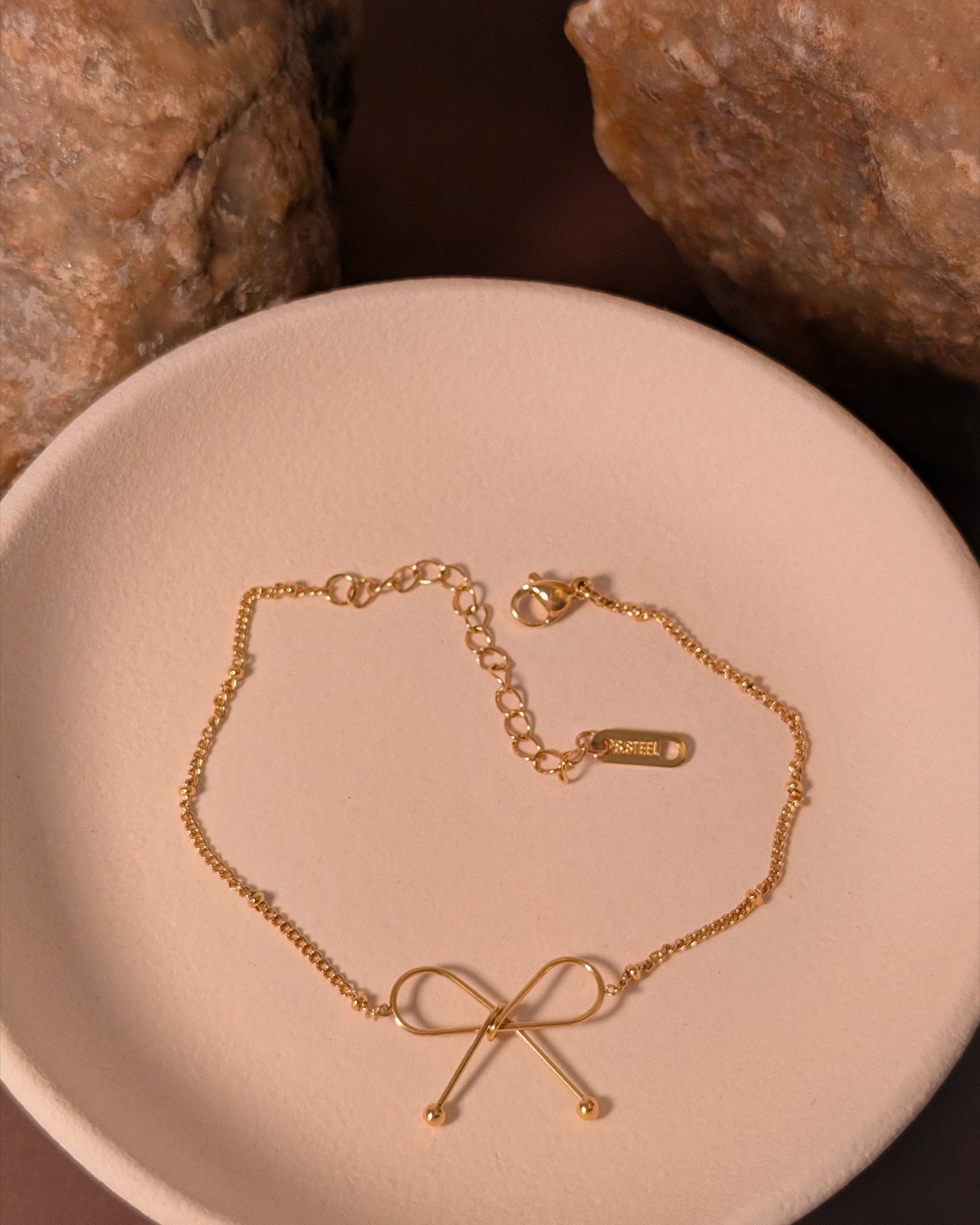 NIVA Sweet Knot Thing Bracelet