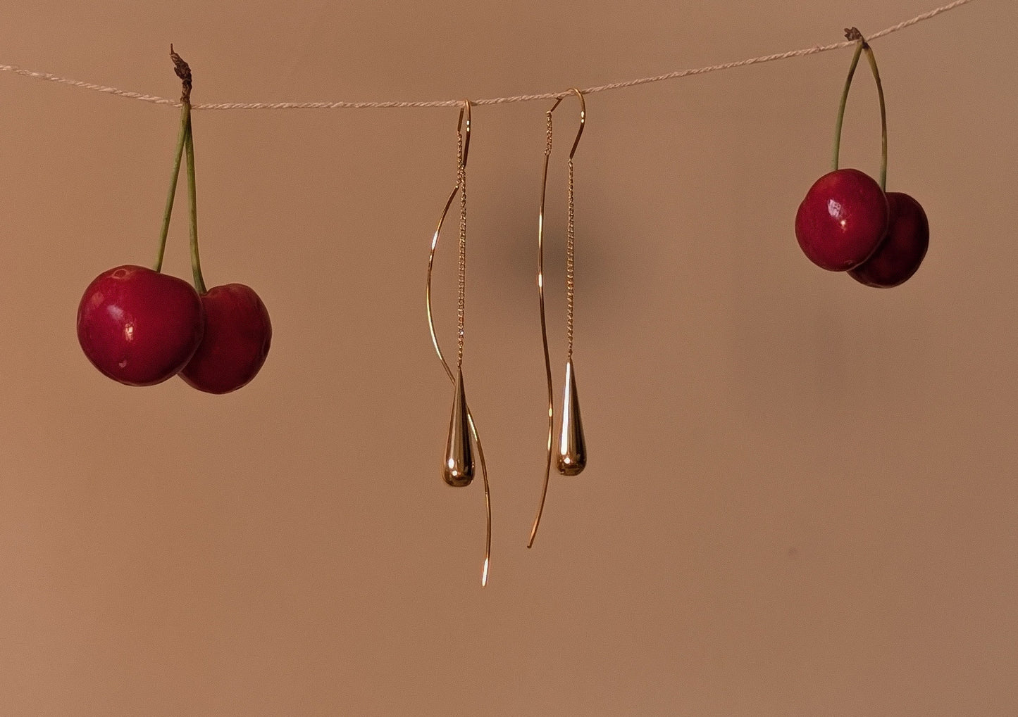 NIVA Dewdrop Trail Earrings