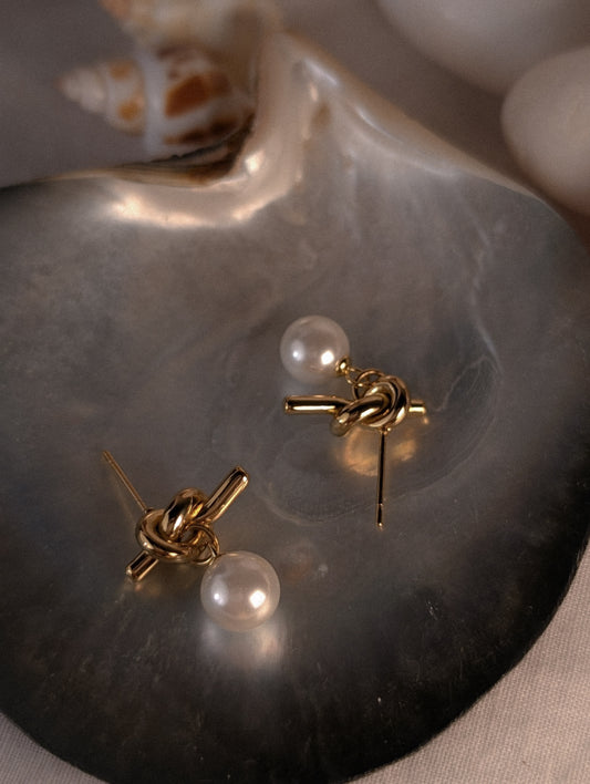 NIVA Knot Your Average Pearl Earrings